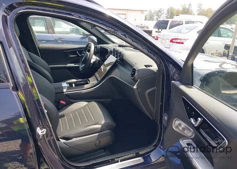 2023 Mercedes-Benz Glc 300 4Matic Suv from USA, damaged, VIN W1NKM4HB8PF057976